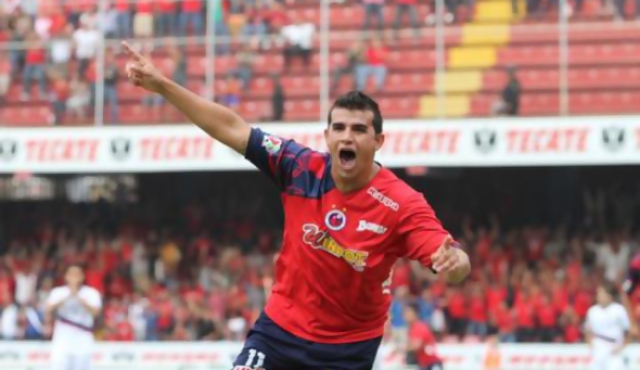 Quiñones debutó con gol y Ruben Israel fue cesado