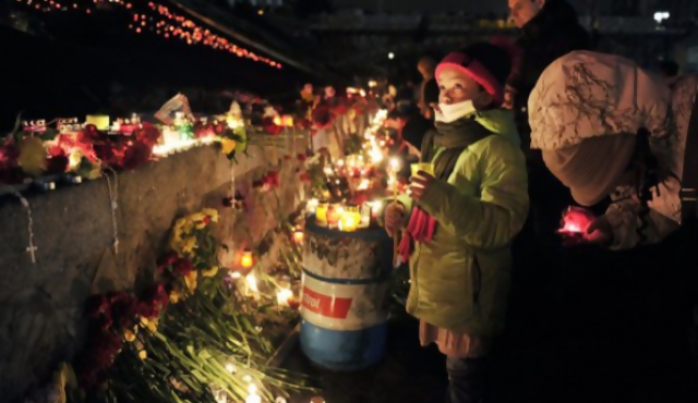 Kiev rinde homenaje a sus mártires 