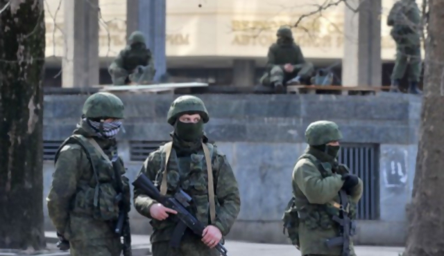 Ucrania: Rusia deplegó "miles" de hombres en Crimea