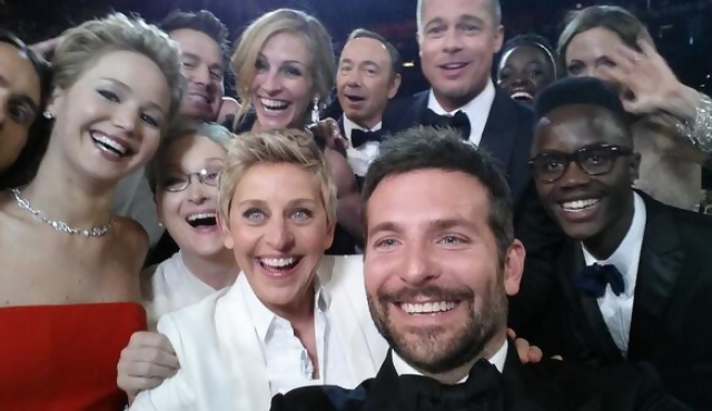 Un "selfie" en el Oscar bate récord en Twitter