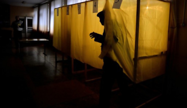 Crimea vota su anexión a Rusia