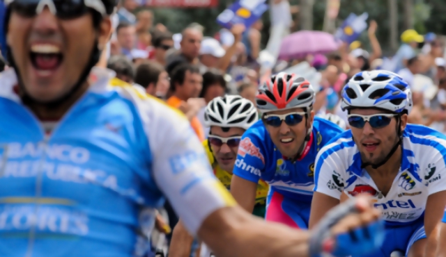 Arrancó la Vuelta Ciclista