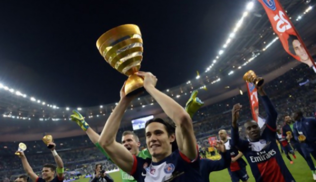PSG ganó la Copa de la Liga con 'doblete' de Cavani