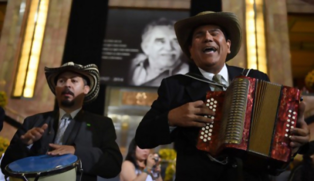 Adiós a García Márquez entre música clásica y cumbia