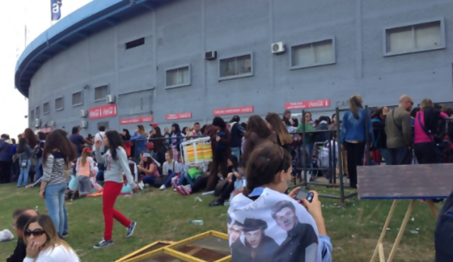 Pasaje flash de One Direction por Uruguay