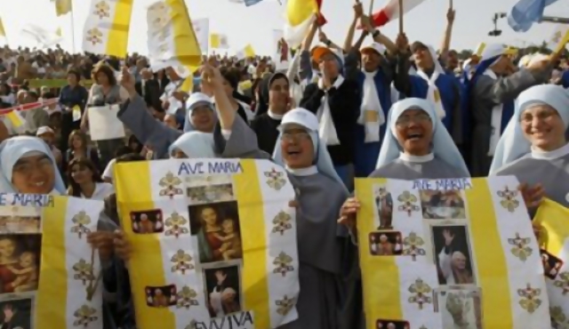 Papa instó a rechazar odio y defender la familia