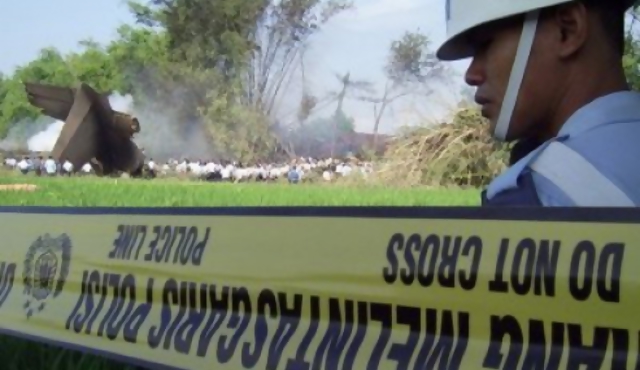 Accidente de avión militar en Indonesia dejó 97 muertos 