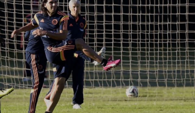 Falcao entrena con pelota y Colombia se ilusiona