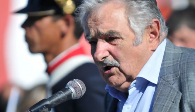 “Desde algunas tiendas se presiona a los medios constantemente”