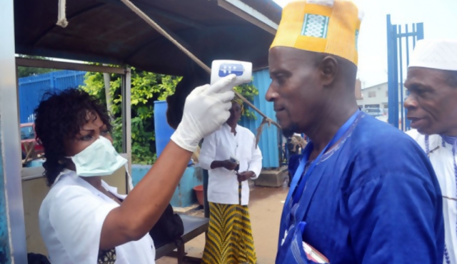 Cuba envía 165 médicos a "guerra contra el ébola"