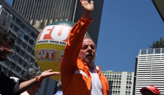 Lula en campaña por Dilma y Petrobras
