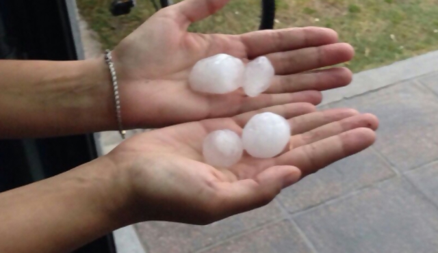 Tarde de lluvia y granizo en Montevideo