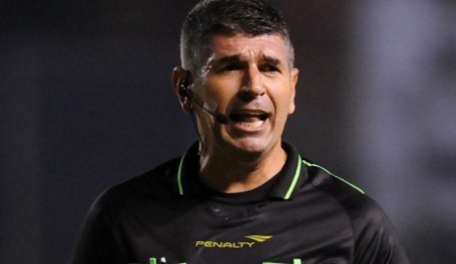 Hartos de las críticas, árbitros brasileños amenazan con parar la liga