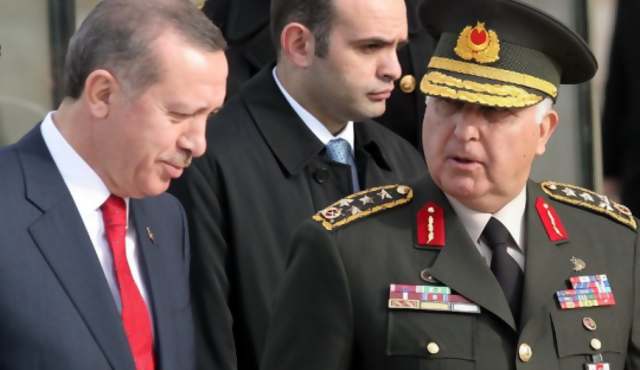 Erdogan quiere una operación terrestre contra el EI