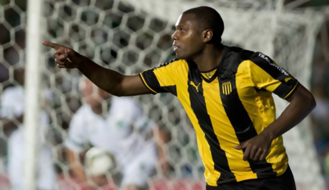 Zalayeta le simplifica la vida a Peñarol