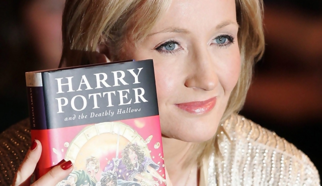 Rowling trabaja en nueva trilogía basada en el mundo de Harry Potter
