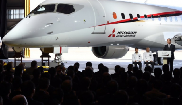 Japón presenta un avión después de medio siglo