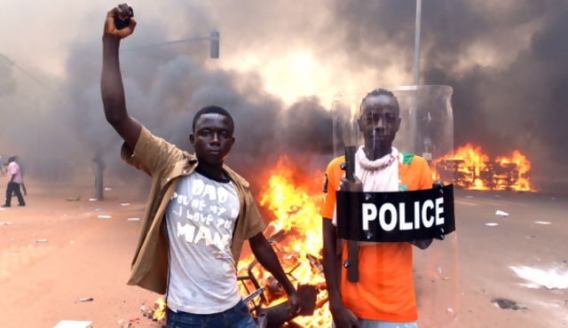 Militares toman el poder tras día de caos en Burkina Faso