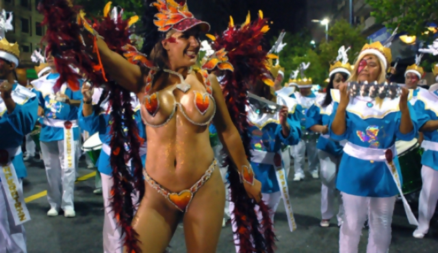 Escuelas de samba invaden 18