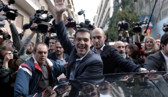 Quién es Tsipras, hijo de la crisis griega y "esperanza" de la izquierda europea