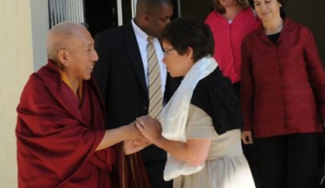EEUU visitó sede de Dalai Lama