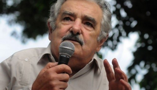 Mujica y Astori en ferrocarril 