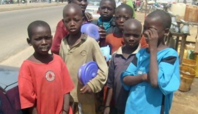Dos millones de niños mendigan en Nigeria