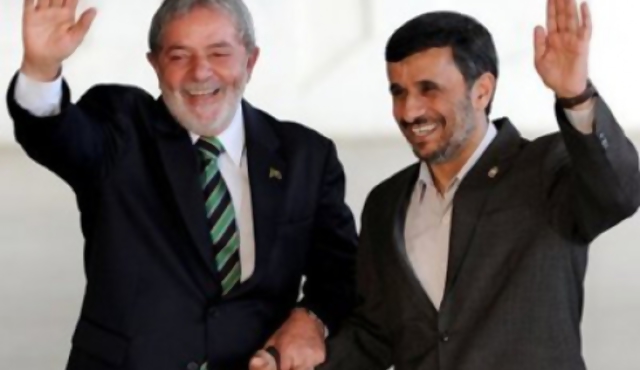 Presidente de Irán busca apoyo a programa nuclear y negocios en Brasil