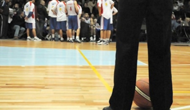 La FUBB expulsó del arbitraje a Álvaro Trías