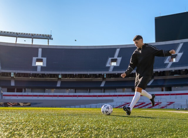 Portal 180 - Una experiencia Monumental: Gonzalo Montiel abre las puertas de uno de los estadios más icónicos del fútbol